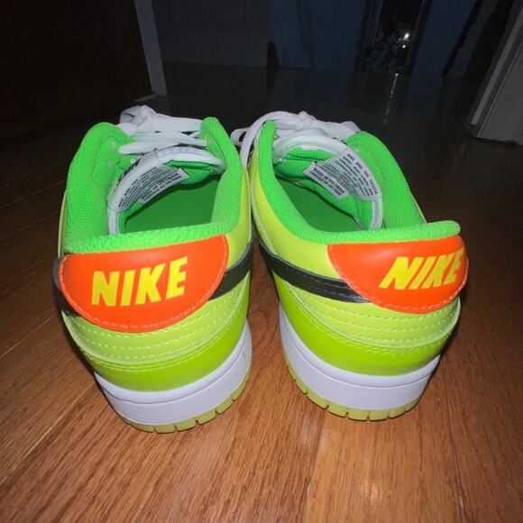 Nike Dunks - Picture 2 of 3